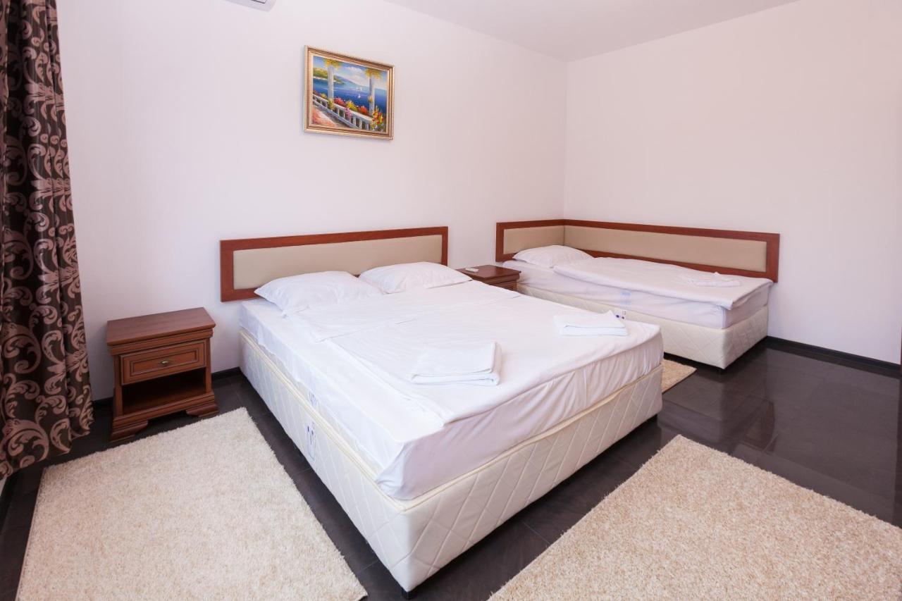 Central Beach Guest Rooms Burgas Екстер'єр фото