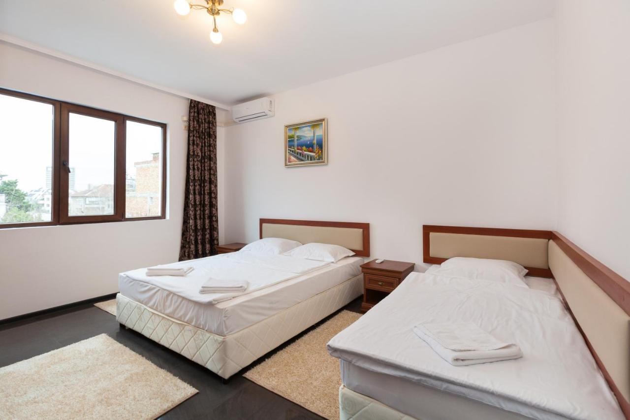 Central Beach Guest Rooms Burgas Екстер'єр фото
