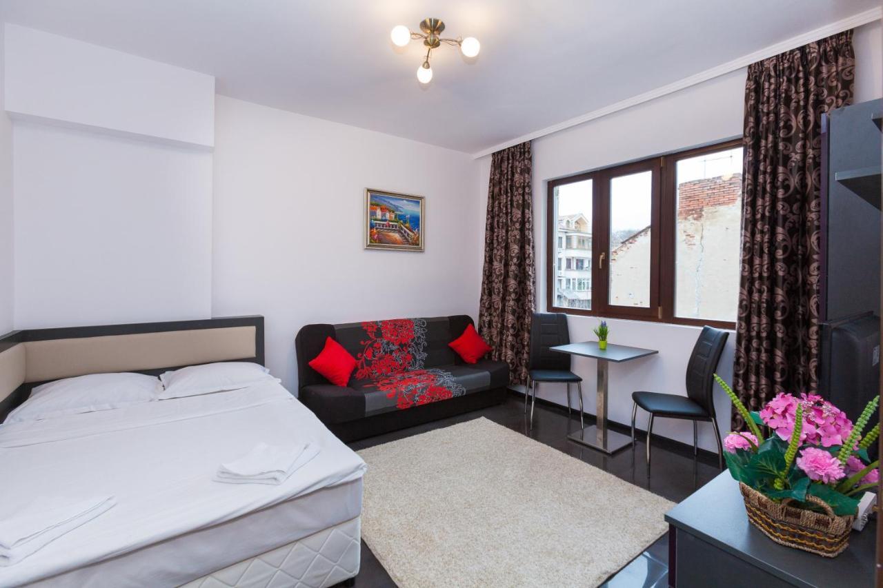 Central Beach Guest Rooms Burgas Екстер'єр фото