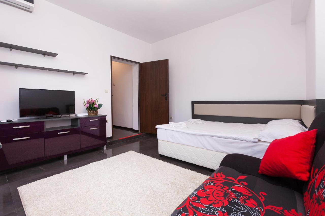 Central Beach Guest Rooms Burgas Екстер'єр фото