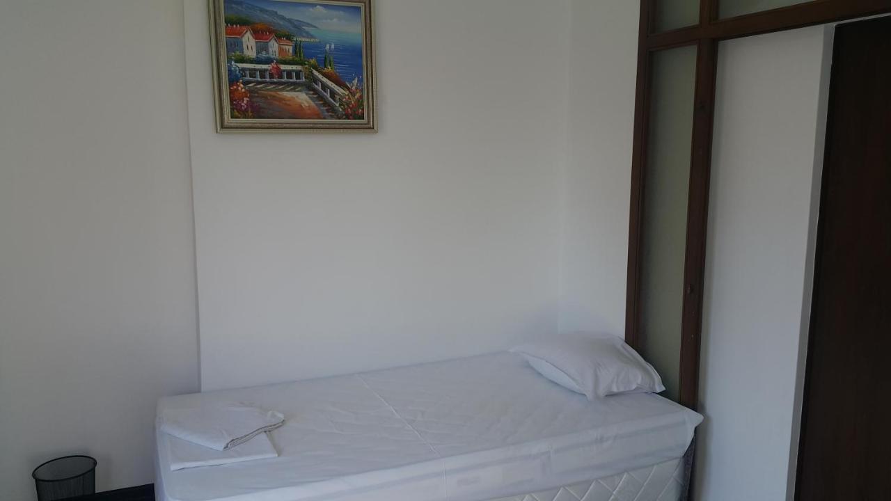 Central Beach Guest Rooms Burgas Екстер'єр фото