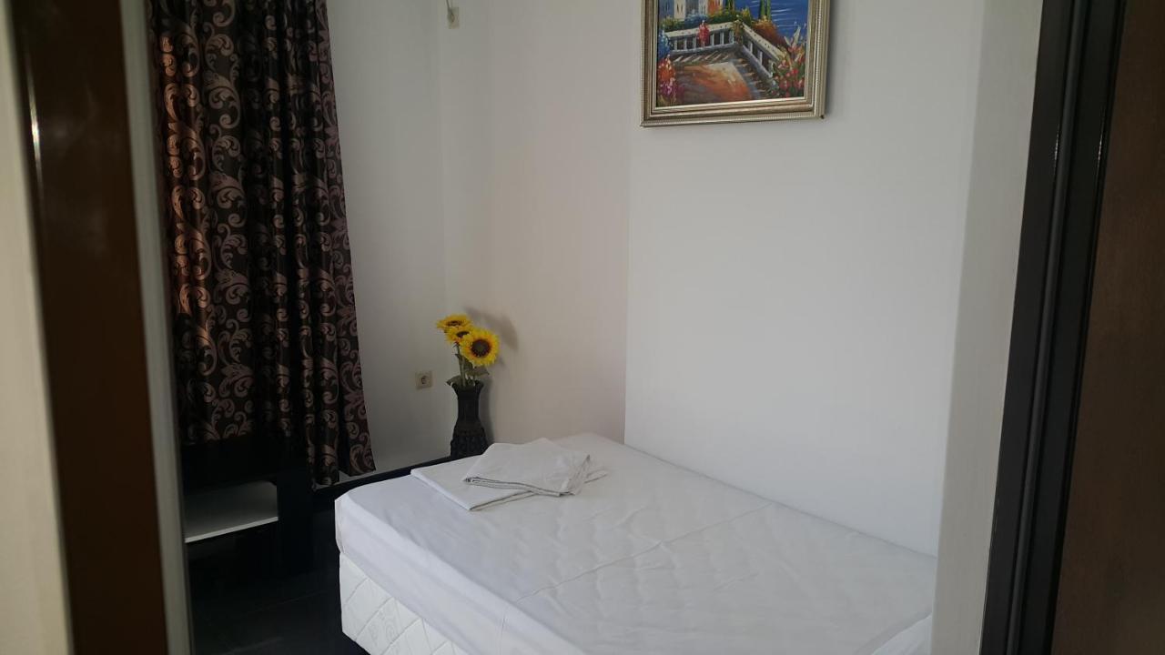 Central Beach Guest Rooms Burgas Екстер'єр фото