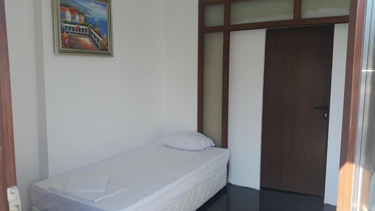 Central Beach Guest Rooms Burgas Екстер'єр фото