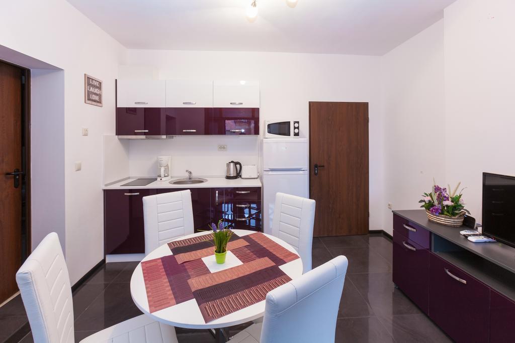 Central Beach Guest Rooms Burgas Екстер'єр фото