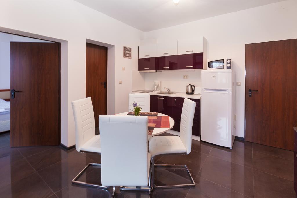 Central Beach Guest Rooms Burgas Екстер'єр фото